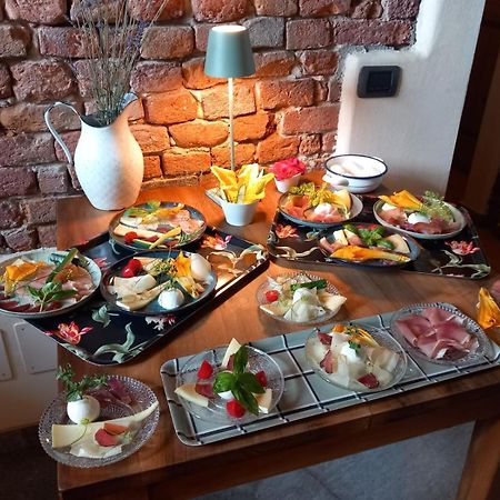 Agriturismo Cascina Pezzolo Лоди Экстерьер фото