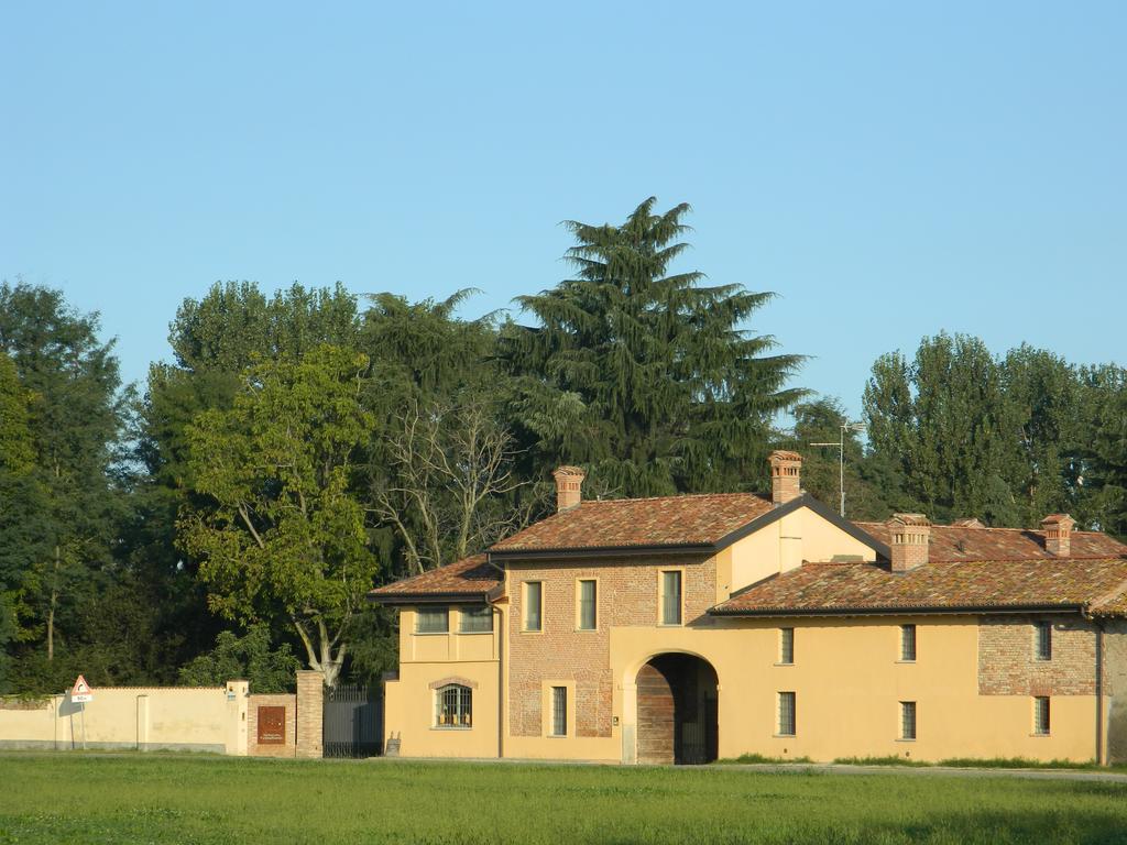 Agriturismo Cascina Pezzolo Лоди Экстерьер фото