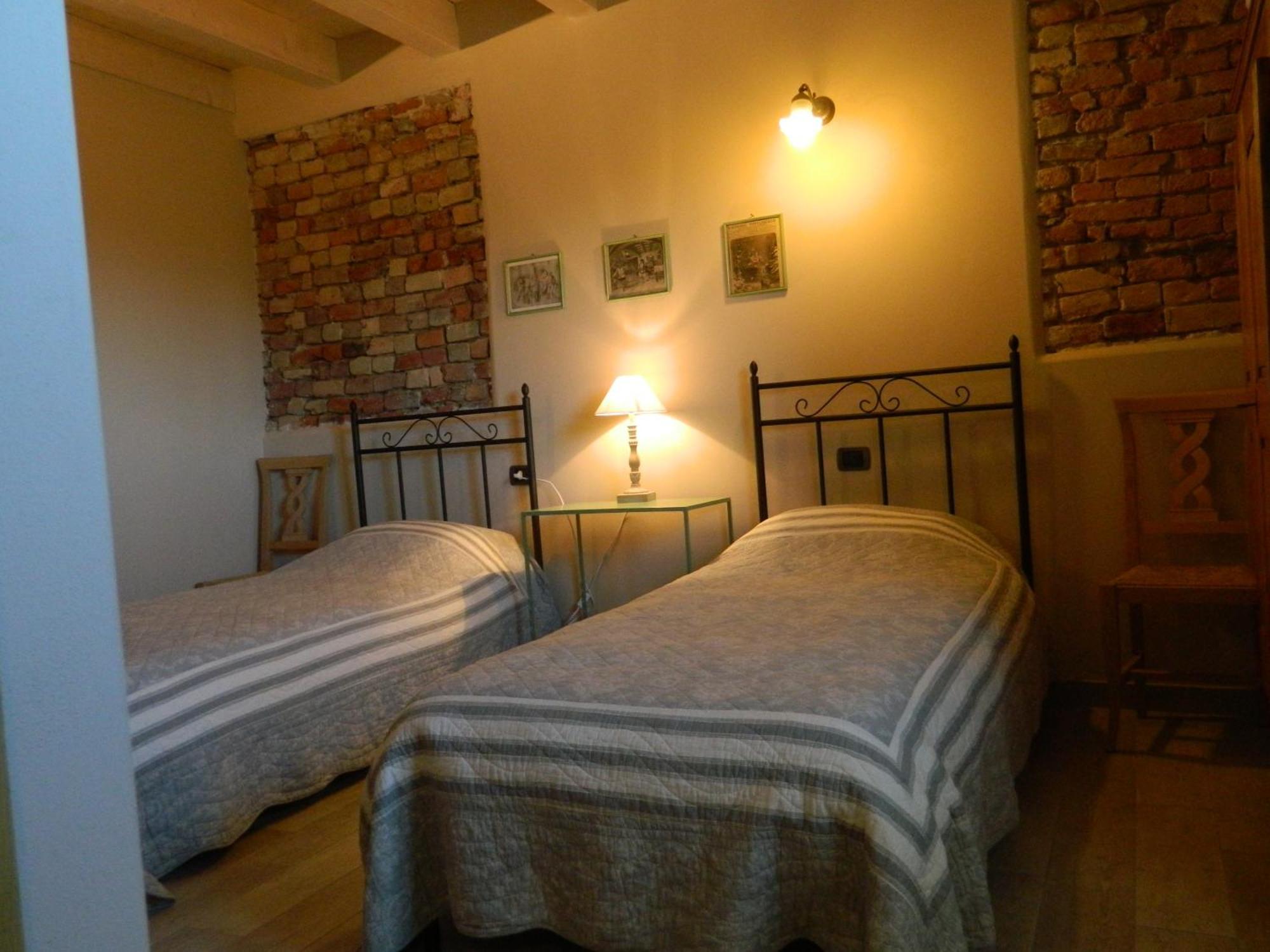 Agriturismo Cascina Pezzolo Лоди Номер фото