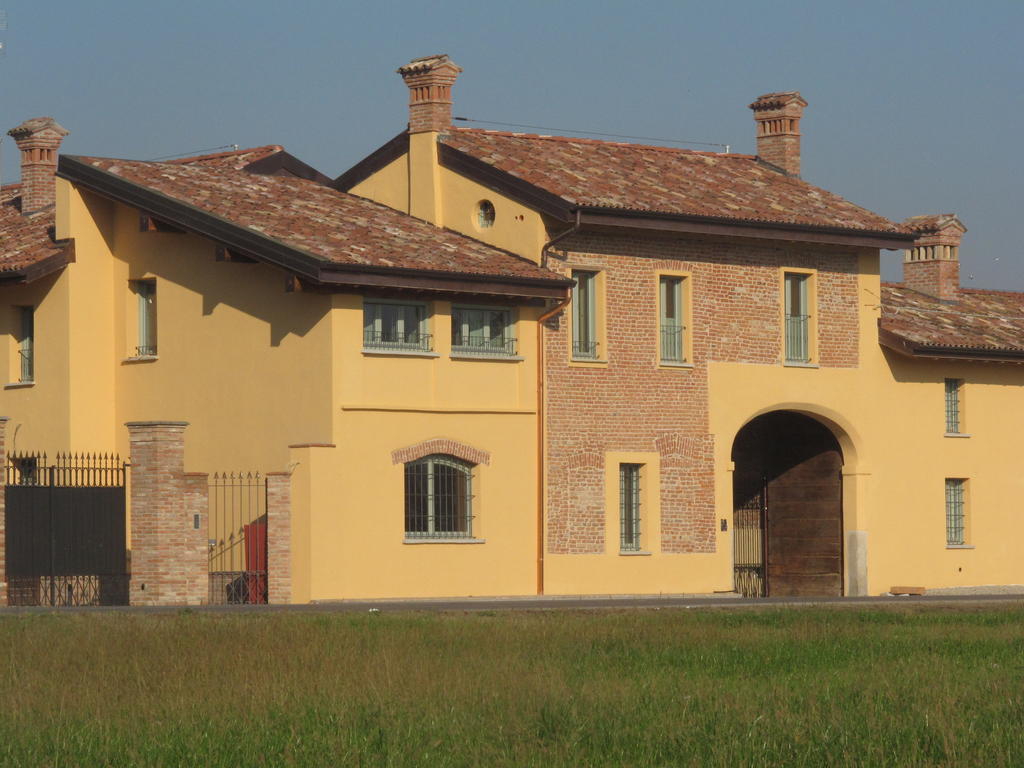 Agriturismo Cascina Pezzolo Лоди Экстерьер фото